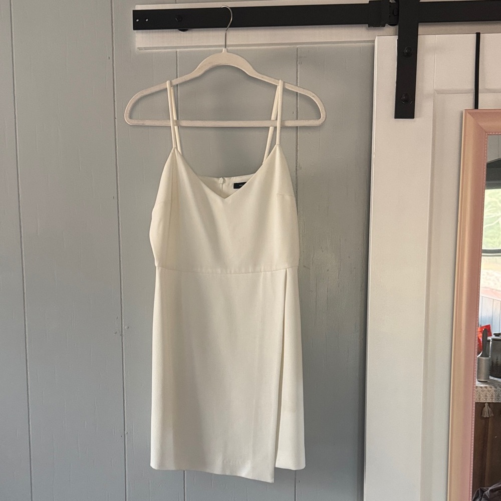 Elegant White Spaghetti Strap Engagement Dress